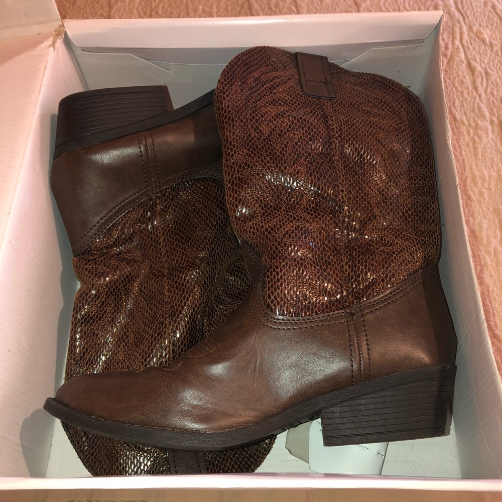 Cowgirl boots (only worn once!!)